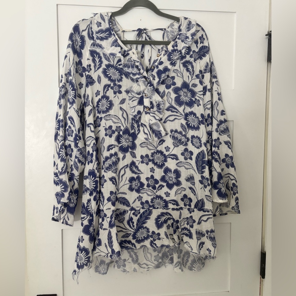 Floral Blue and White Women's Top